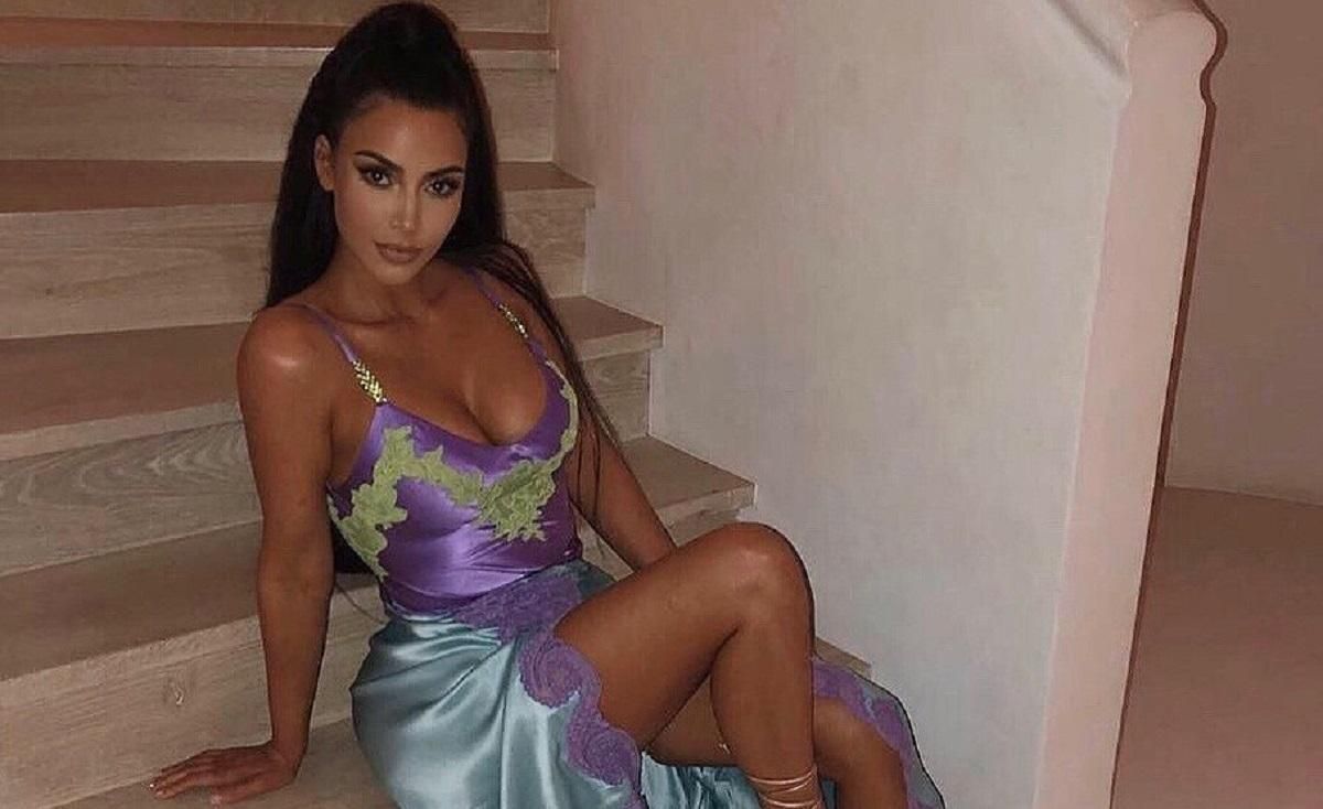 Кім Кардашян копіює стиль Наомі Кемпбелл: фотодоказ Кім Кардашян копіює стиль Наомі Кемпбелл: фотодоказ