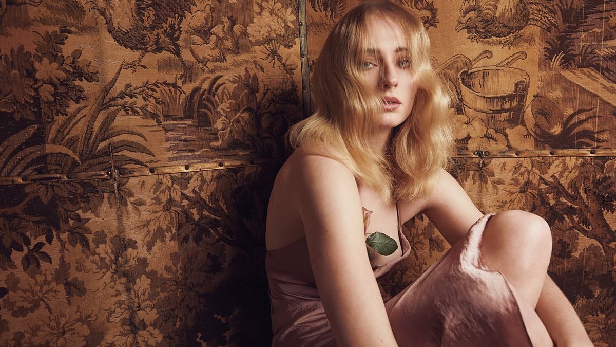 Стосунки з дівчатами та роль у "Грі престолів": акторка Софі Тернер дала відверте інтерв'ю Стосунки з дівчатами та роль у "Грі престолів": акторка Софі Тернер дала відверте інтерв'ю