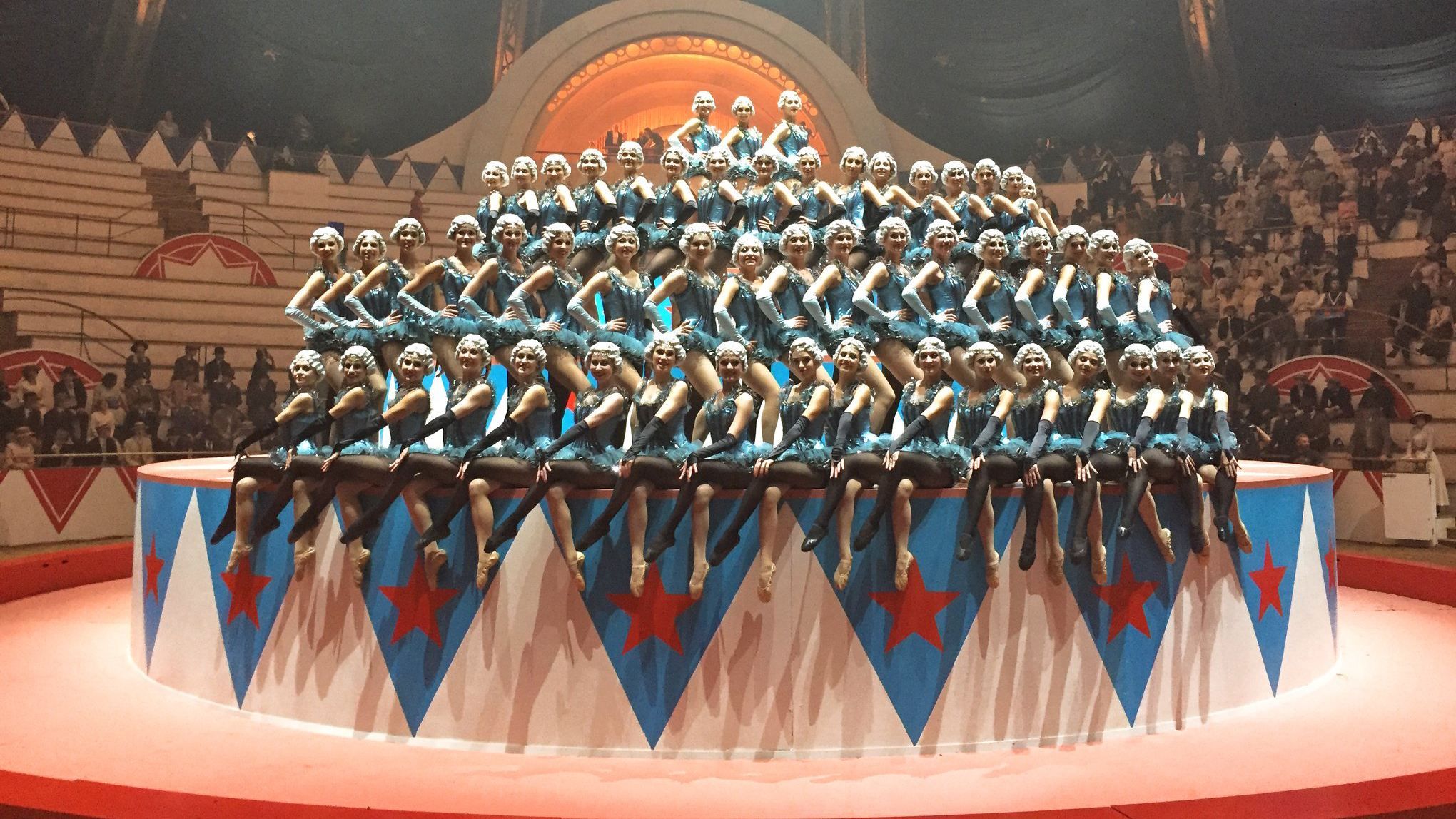 Український цирк зіграв у новому фільмі від Disney – "Дамбо" Український цирк зіграв у новому фільмі від Disney – "Дамбо"