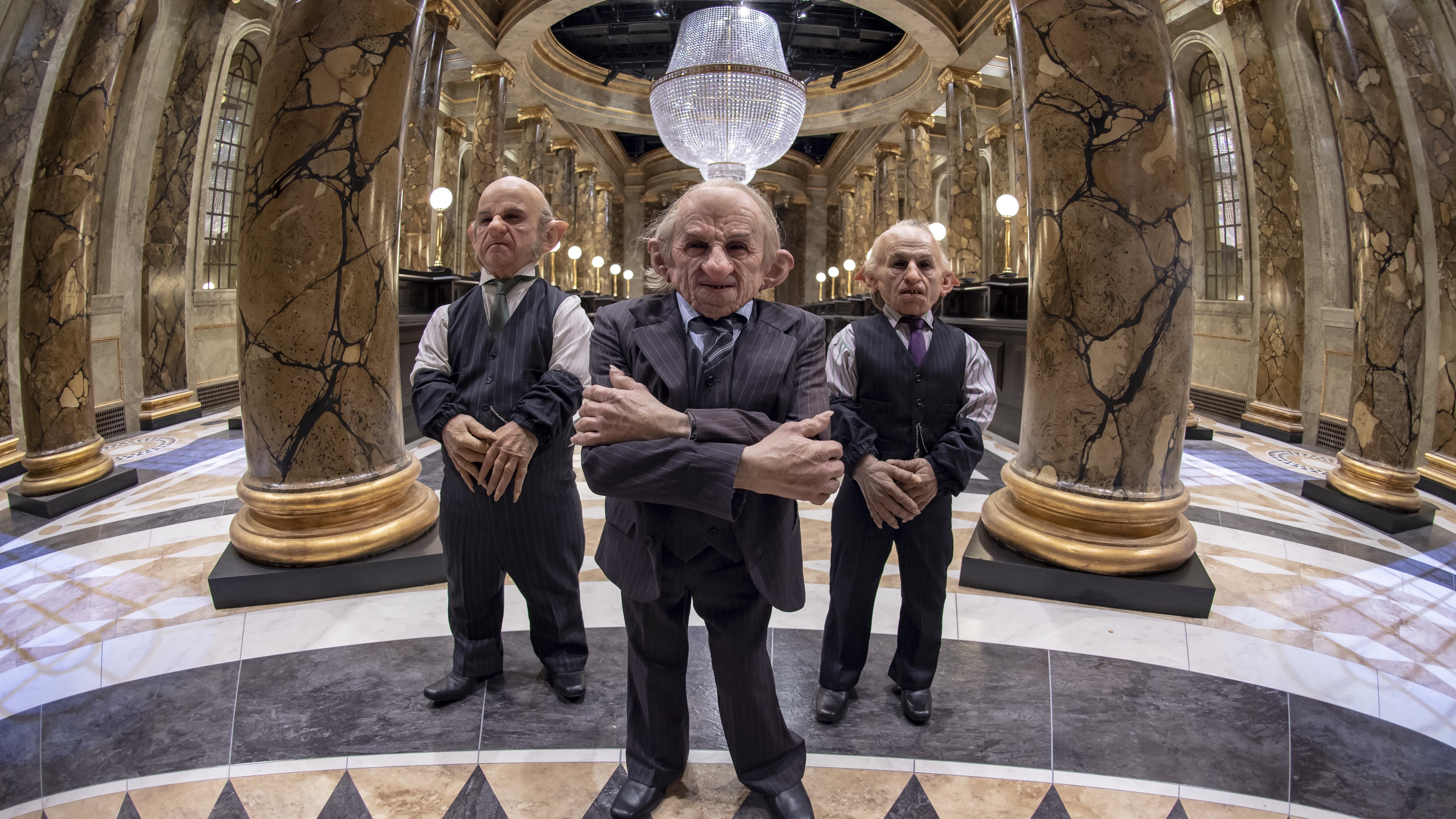 Неподалік Лондона відкрився чарівний банк з фільму "Гаррі Поттер" – "Грінготс" Неподалік Лондона відкрився чарівний банк з фільму "Гаррі Поттер" – "Грінготс"