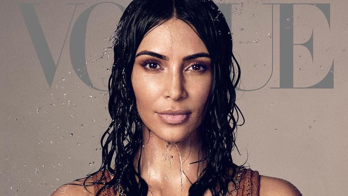 Кім Кардашян постала на своїй першій обкладинці американського Vogue: розкішні фото Кім Кардашян постала на своїй першій обкладинці американського Vogue: розкішні фото