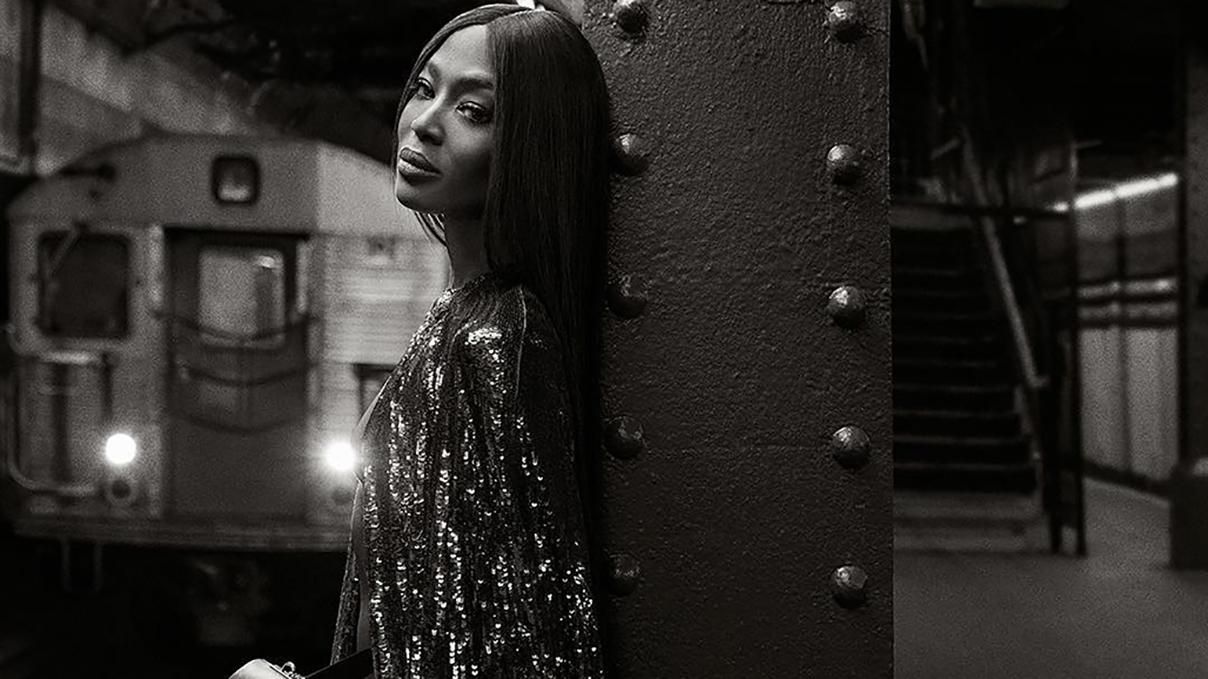 Наоми Кэмпбелл снялась в эффектной кампании для Valentino Наоми Кэмпбелл снялась в эффектной кампании для Valentino