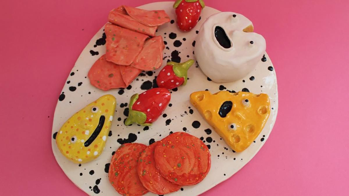 Мисткиня знайшла цікавий спосіб, як зробити кухню веселішою: кумедні фото Мисткиня знайшла цікавий спосіб, як зробити кухню веселішою: кумедні фото