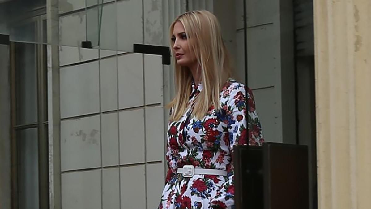 Иванка Трамп в роскошном платье приехала в Эфиопию: красноречивые фото Иванка Трамп в роскошном платье приехала в Эфиопию: красноречивые фото