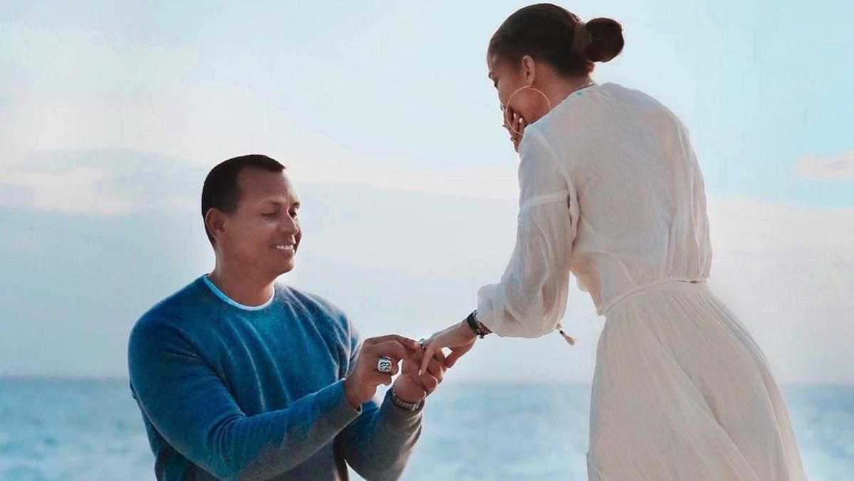 Вставав на одне коліно перед асистентом: як наречений Дженніфер Лопес готувався до заручин Вставав на одне коліно перед асистентом: як наречений Дженніфер Лопес готувався до заручин