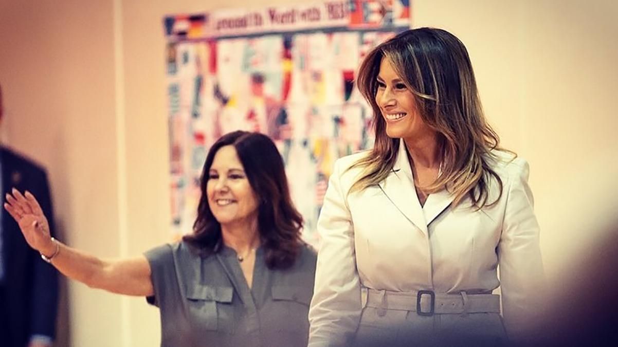 До військових на підборах: Меланія Трамп засвітила ефектний образ До військових на підборах: Меланія Трамп засвітила ефектний образ