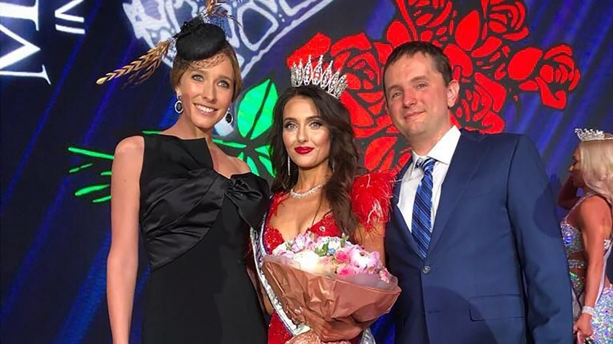 Невістка Михайла Поплавського перемогла у конкурсі "Місіс Україна-2019" Невістка Михайла Поплавського перемогла у конкурсі "Місіс Україна-2019"