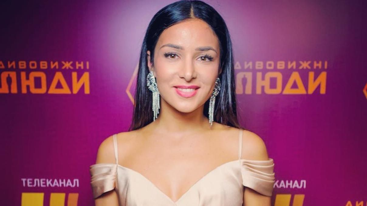 Злата Огневич засвітила стрункі ноги в ефектній міні-сукні Злата Огневич засвітила стрункі ноги в ефектній міні-сукні