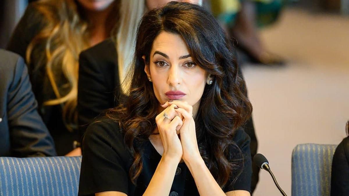 Амаль Клуні взяла участь у засіданні Радбезу ООН: промовисті фото 