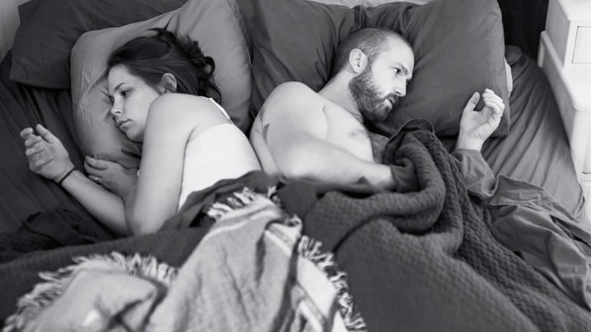 Если не было бы телефонов: интересный фотопроект, с которого стерли все гаджеты Если не было бы телефонов: интересный фотопроект, с которого стерли все гаджеты