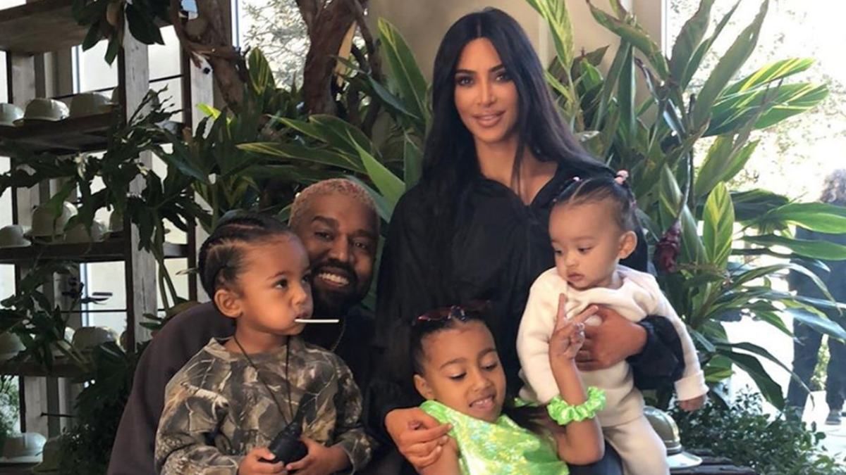 3-річний син Кім Кардашян та Каньє Веста ледь не помер через алергію 3-річний син Кім Кардашян та Каньє Веста ледь не помер через алергію