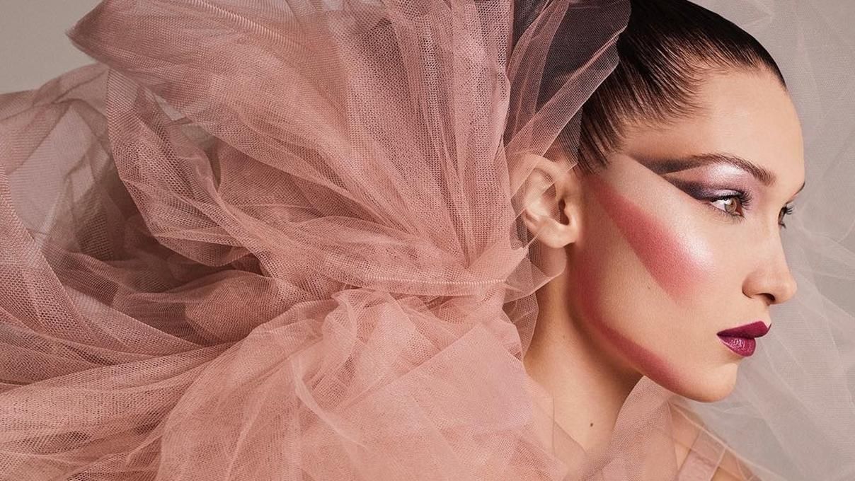 Роскошная Белла Хадид снялась для серии Vogue Beauty: эффектные фото