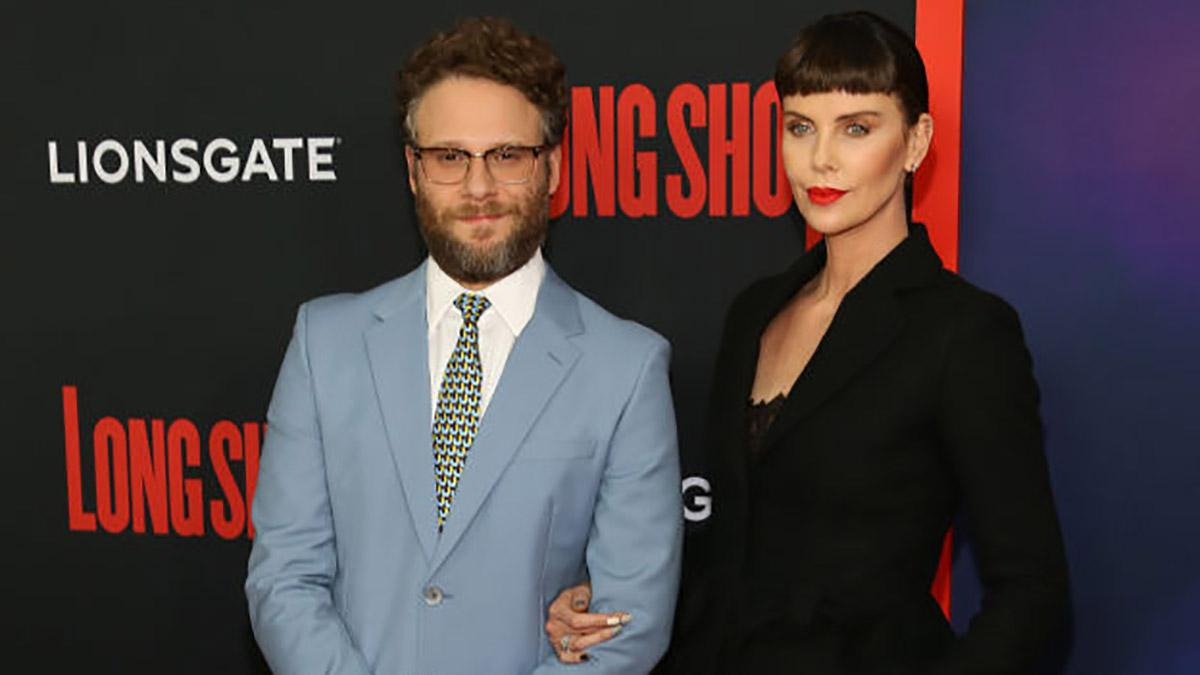 Шарлиз Терон удивила сменой прически: эффектные фото