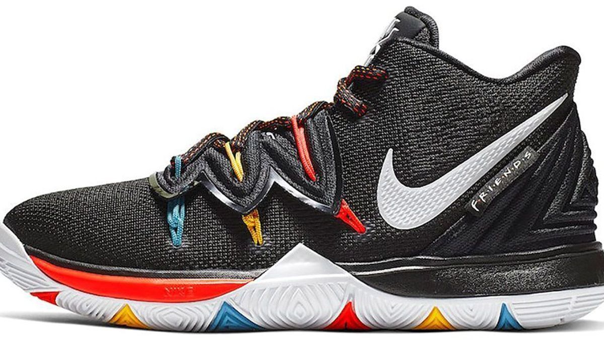 Кроссовки Nike в стиле сериала "Друзья": как выглядит модная новинка Кроссовки Nike в стиле сериала "Друзья": как выглядит модная новинка