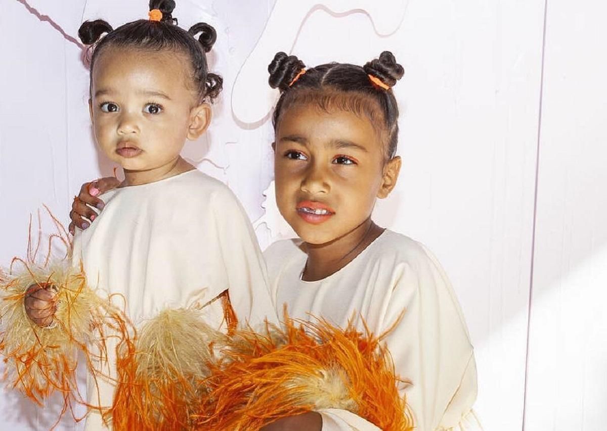 Неочікувано: Кім Кардашян дозволяє 5-річній дочці ходити на високих підборах – фото Неочікувано: Кім Кардашян дозволяє 5-річній дочці ходити на високих підборах – фото