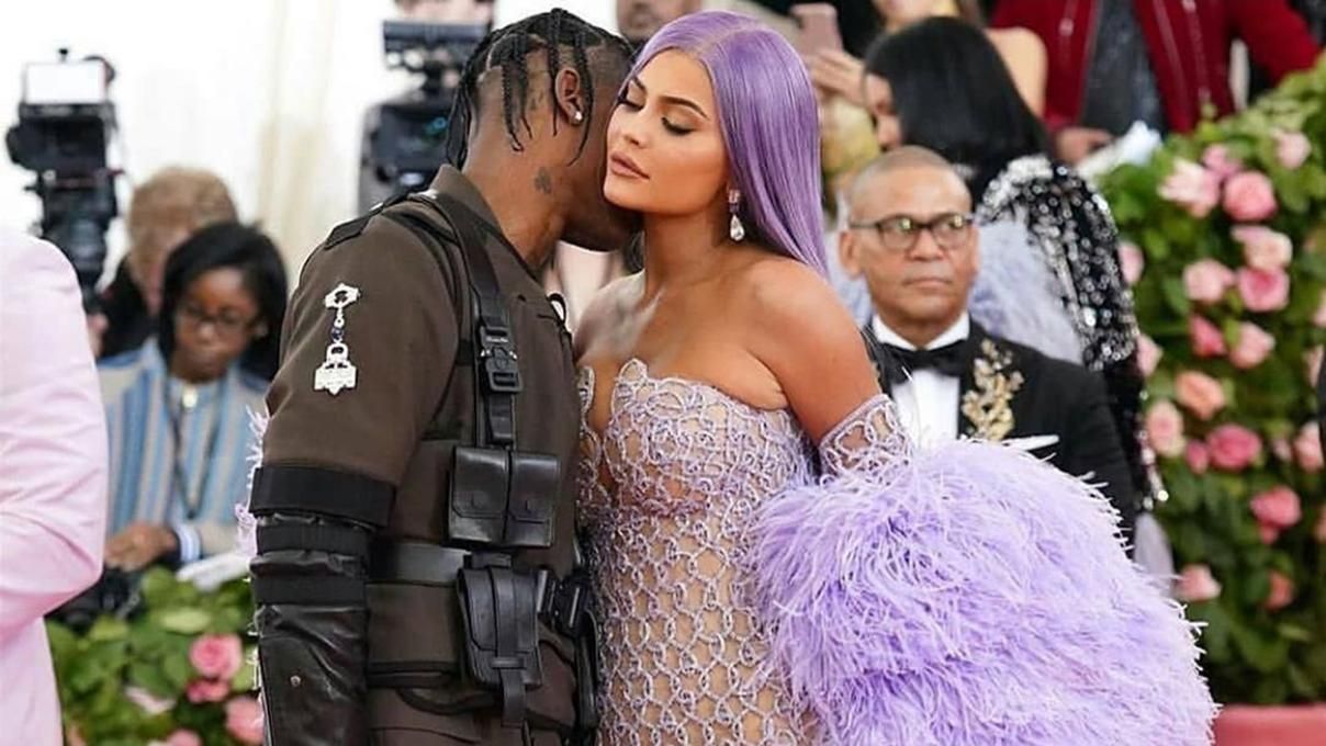 Кайлі Дженнер запідозрили у вагітності: провокативні фото Кайлі Дженнер запідозрили у вагітності: провокативні фото