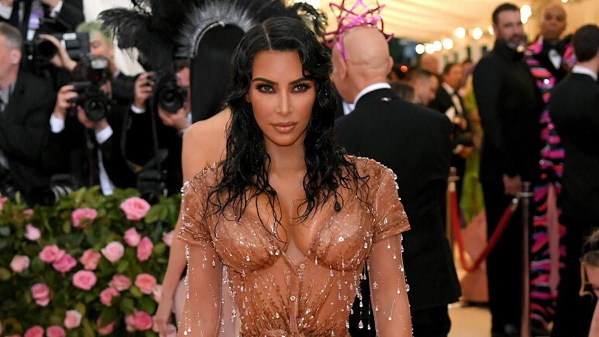 Прозрачные платья и сексуальные декольте: какие звезды отличились на Met Gala 2019 Прозрачные платья и сексуальные декольте: какие звезды отличились на Met Gala 2019