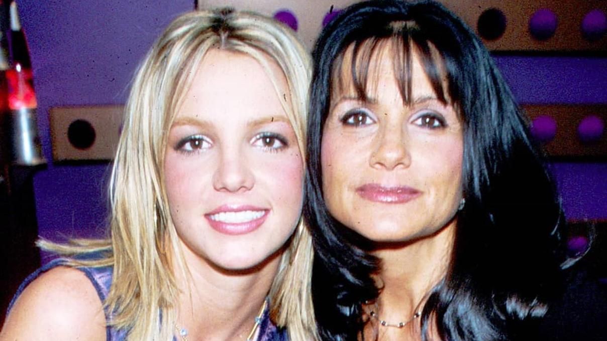 Мама Брітні Спірс подала до суду, аби дізнатися, чому її доньку тримали в психлікарні: деталі Мама Брітні Спірс подала до суду, аби дізнатися, чому її доньку тримали в психлікарні: деталі