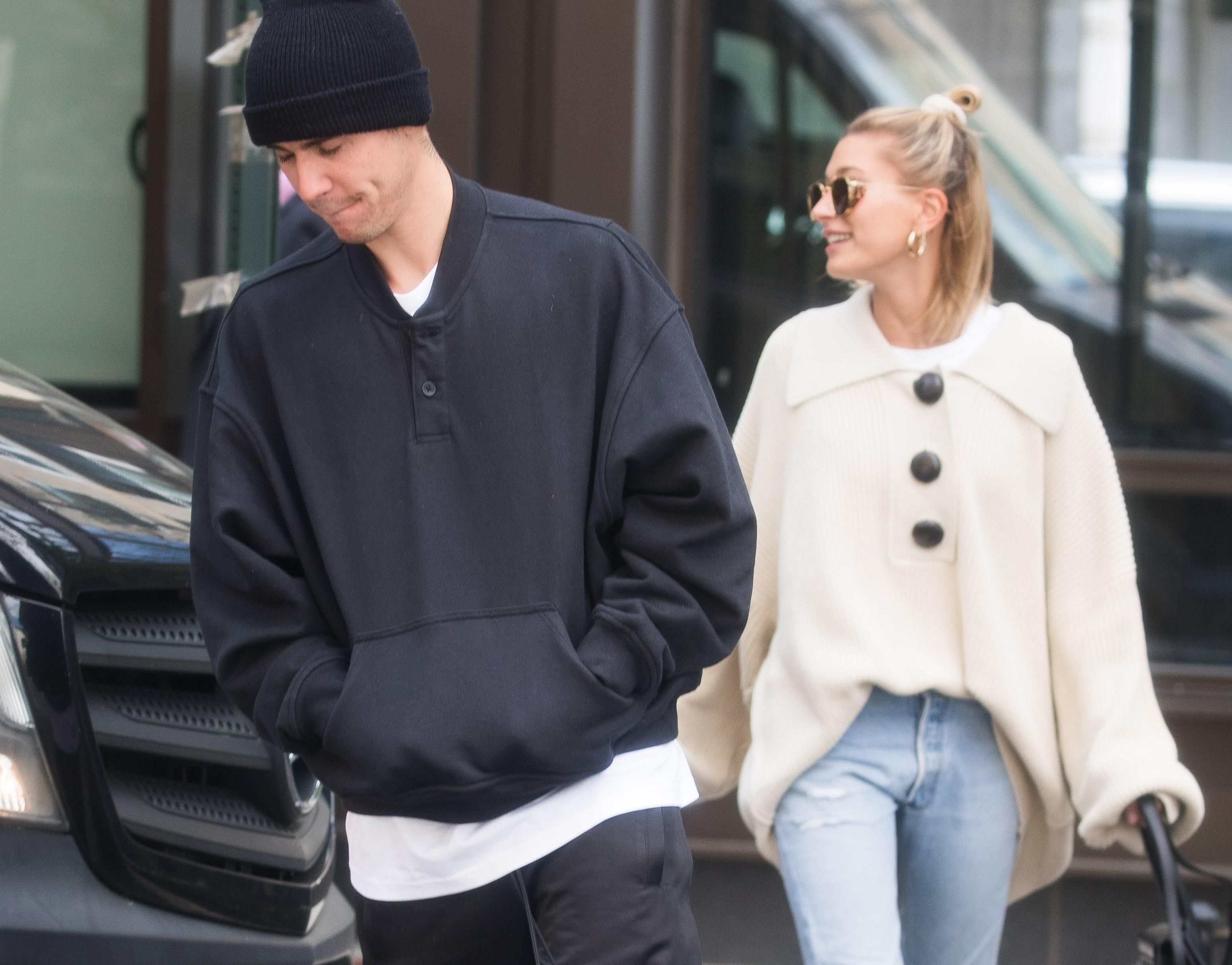 Прогулянка в Нью-Йорку: спільний вихід Хейлі і Джастіна Бібера стривожив фанів Прогулянка в Нью-Йорку: спільний вихід Хейлі і Джастіна Бібера стривожив фанів