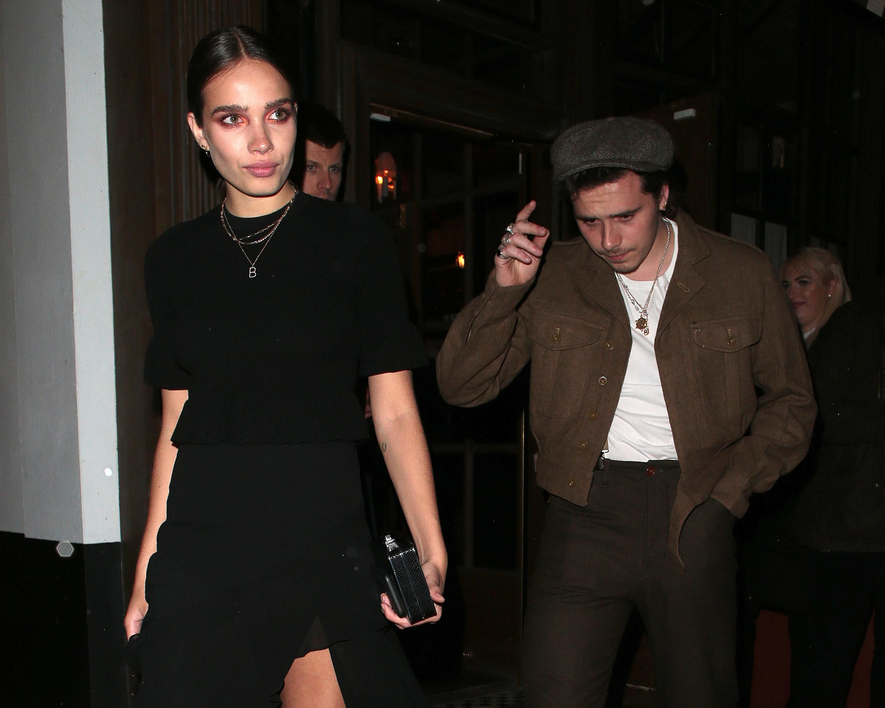 Девушку Бруклина Бекхэма заподозрили в беременности: фото Девушку Бруклина Бекхэма заподозрили в беременности: фото