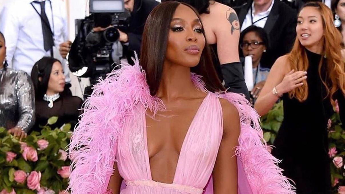 48-річна Наомі Кемпбелл заінтригувала знімком з новонародженим малюком у День матері: фотофакт 48-річна Наомі Кемпбелл заінтригувала знімком з новонародженим малюком у День матері: фотофакт