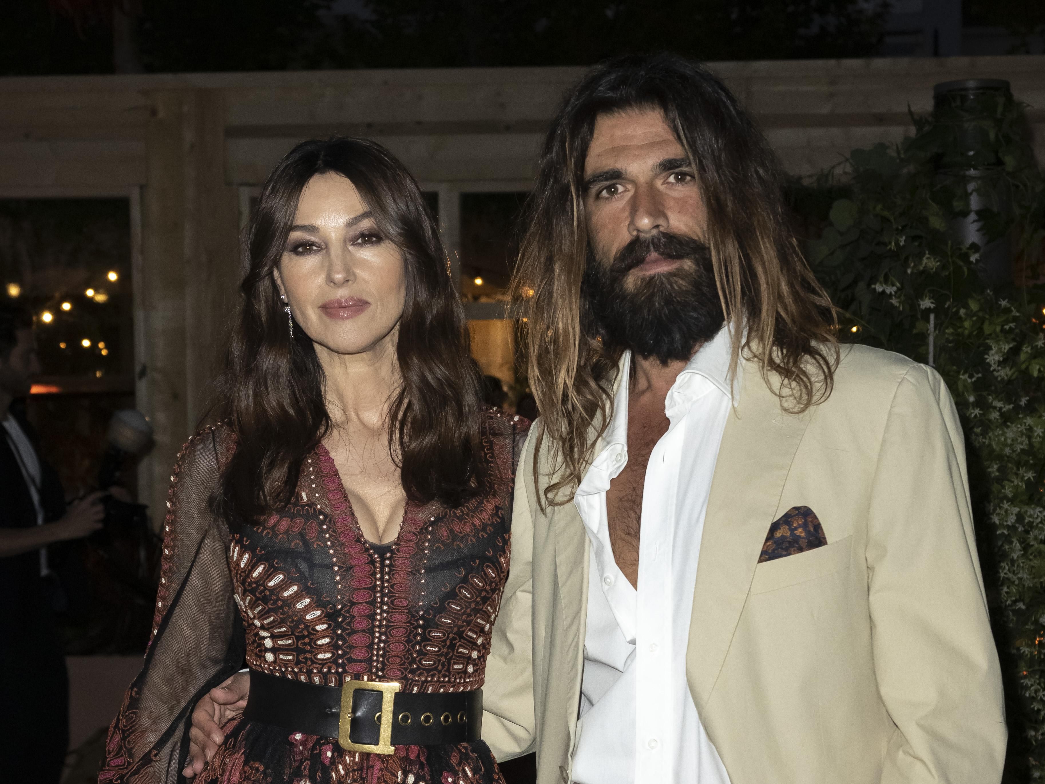 Щасливі разом: спільний вихід 54-річної Моніки Беллуччі з бойфрендом Щасливі разом: спільний вихід 54-річної Моніки Беллуччі з бойфрендом