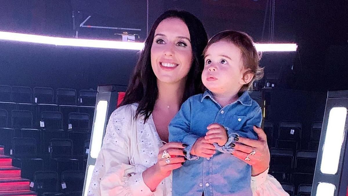 Джамала очаровала сеть совместными фото с сыном на "Голосе. Дети-5" Джамала очаровала сеть совместными фото с сыном на "Голосе. Дети-5"