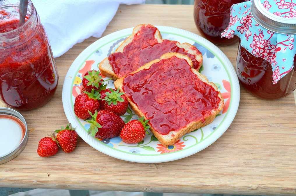 Варенье из клубники без варки - рецепт клубничного варенья