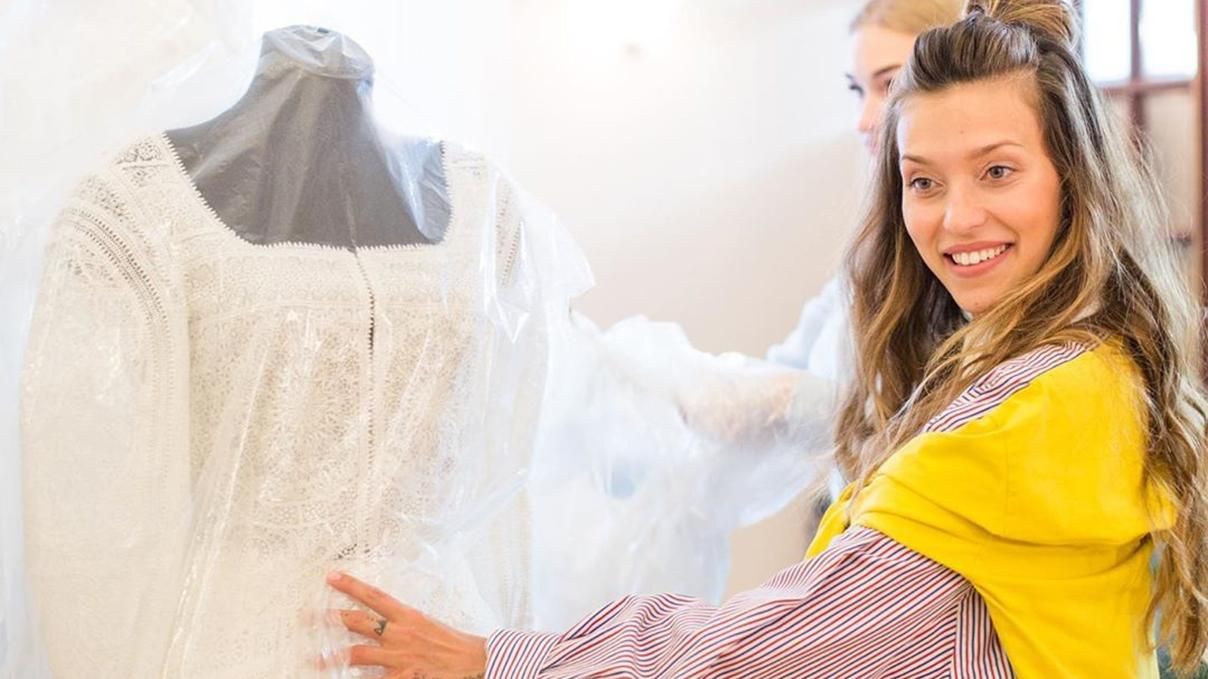 Регіна Тодоренко приміряла весільну сукню: фото нареченої