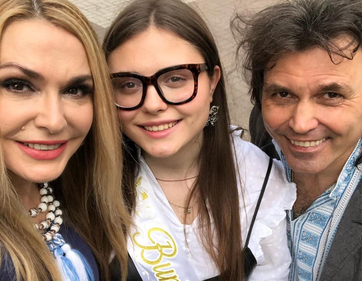 Как последний звонок отпраздновали украинские звезды со своими детьми: фото и видео