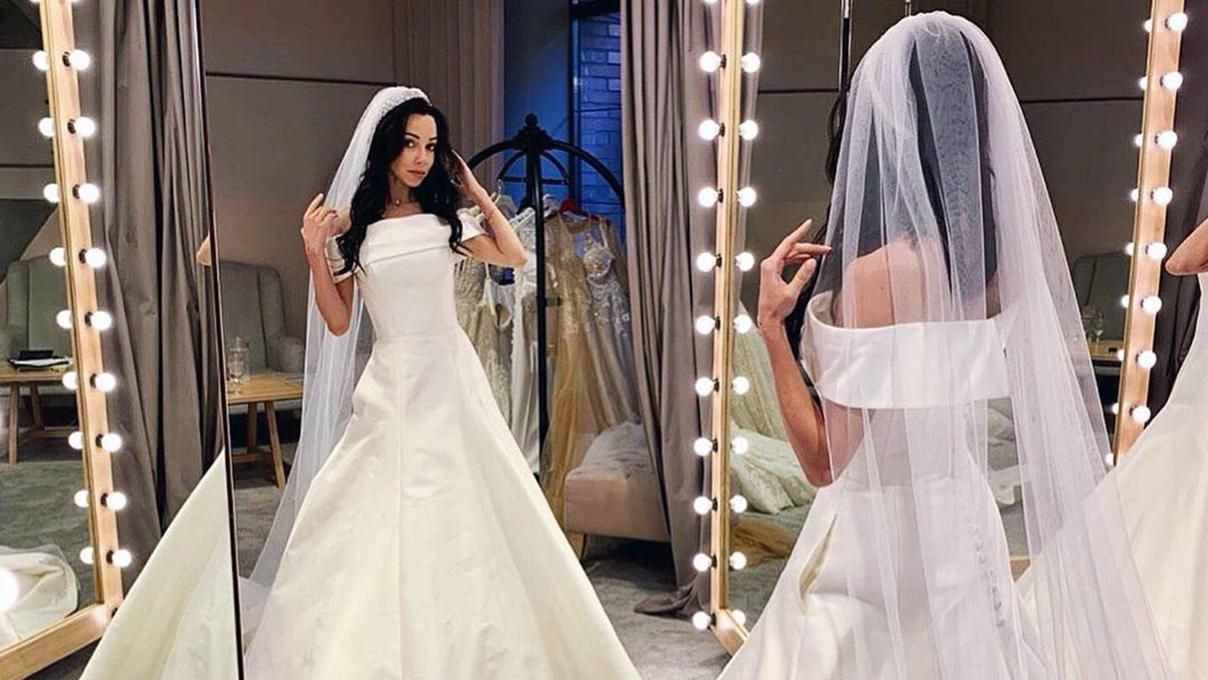 Екатерина Кухар примерила несколько свадебных платьев: балерина готовится к пышному празднованию Екатерина Кухар примерила несколько свадебных платьев: балерина готовится к пышному празднованию