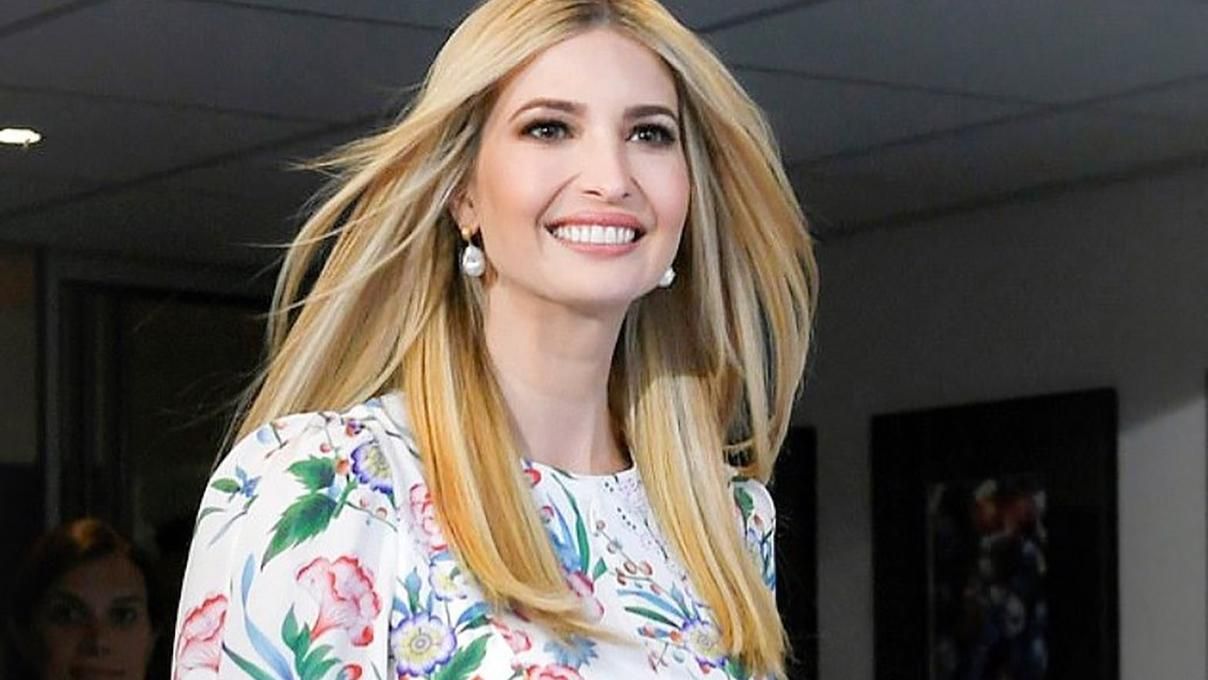 Во время тура в Нидерландах Иванка Трамп надевает только цветочные платья: фото американки Во время тура в Нидерландах Иванка Трамп надевает только цветочные платья: фото американки