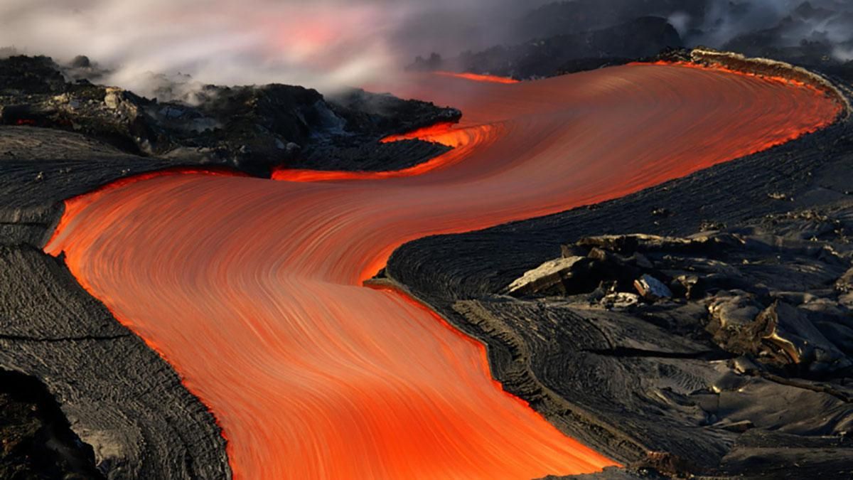 Розпечена лава, яка зачаровує своєю стихійністю: гарячі фото Розпечена лава, яка зачаровує своєю стихійністю: гарячі фото