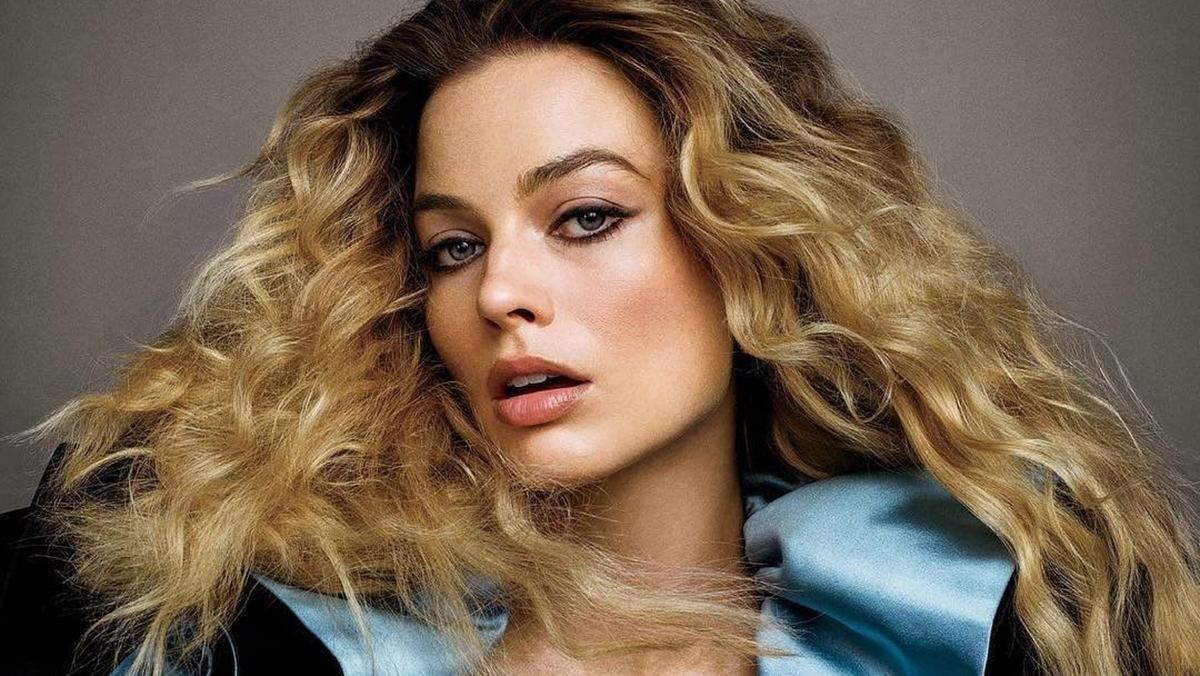 Марго Роббі стала зіркою американського Vogue і назвала слово, яке ненавидить більше всього Марго Роббі стала зіркою американського Vogue і назвала слово, яке ненавидить більше всього
