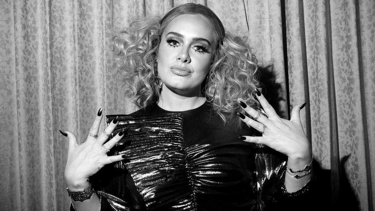 Адель заметно похудела после развода с мужем: видео Адель заметно похудела после развода с мужем: видео