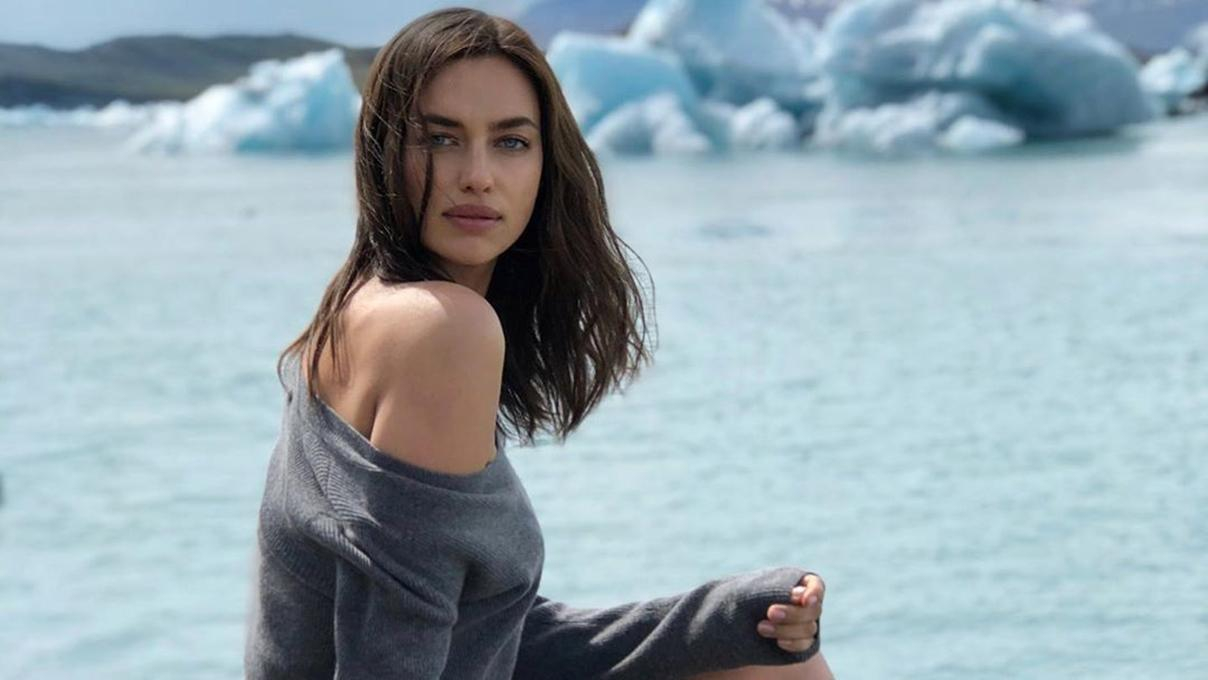 Ирина Шейк делится сексуальными фото с отдыха после расставания с Брэдли Купером