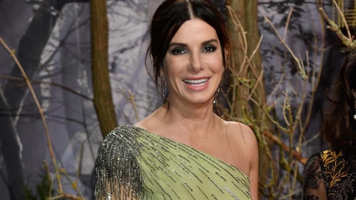 Из актрисы в продюсера: Сандра Буллок снимет сериал о своих студенческих годах Из актрисы в продюсера: Сандра Буллок снимет сериал о своих студенческих годах