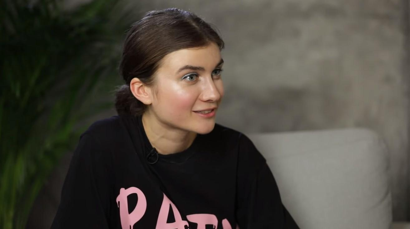 Звезда хита "Охрана, Отмєна" Jerry Heil призналась, сколько зарабатывает на YouTube