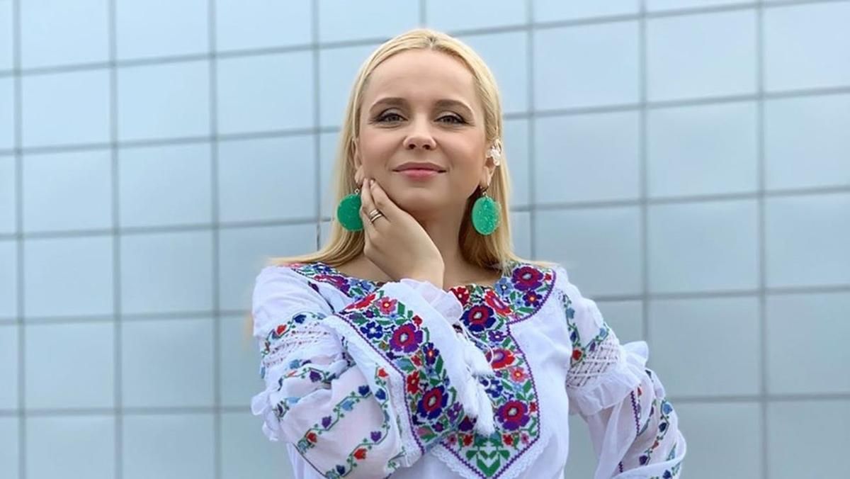 Лилия Ребрик примерила нетипичную вышиванку: фото Лилия Ребрик примерила нетипичную вышиванку: фото