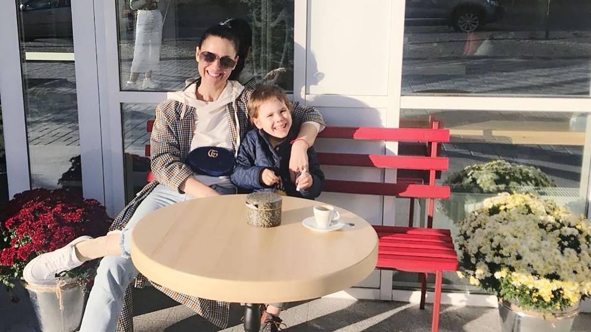 Як займатись фітнесом із сином: відеоурок від Маші Єфросиніної Як займатись фітнесом із сином: відеоурок від Маші Єфросиніної