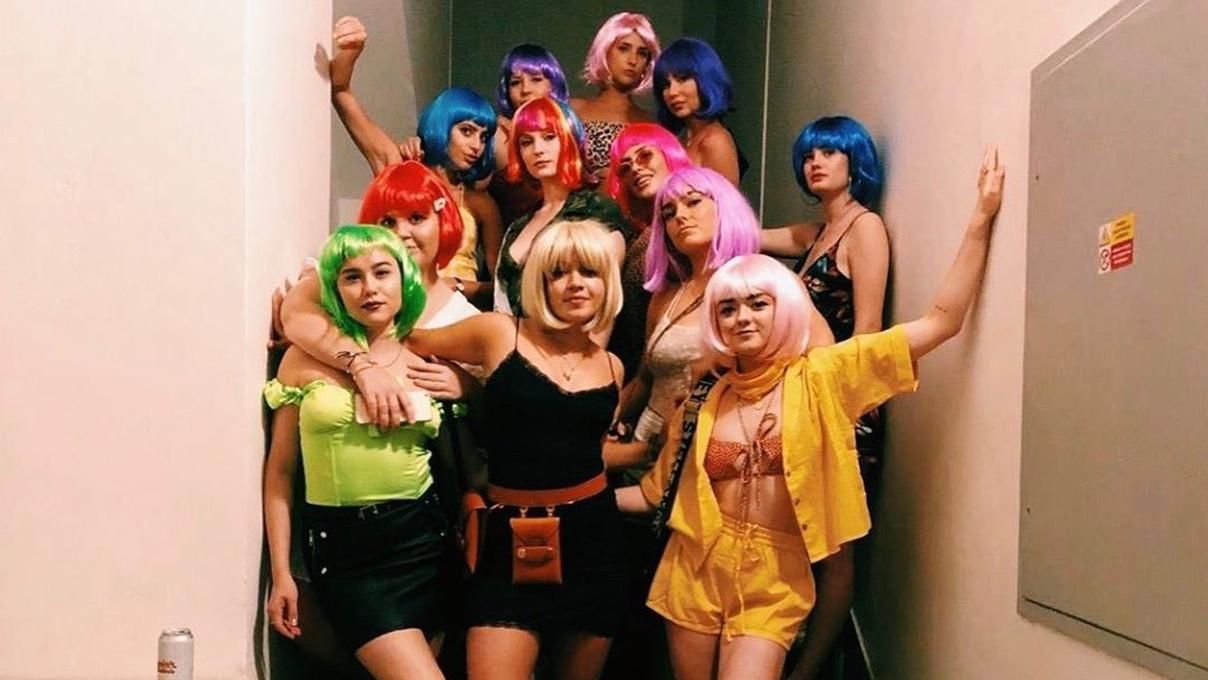 Одружена Софі Тернер відсвяткувала дівич-вечір напередодні другого весілля: яскраві фото Одружена Софі Тернер відсвяткувала дівич-вечір напередодні другого весілля: яскраві фото