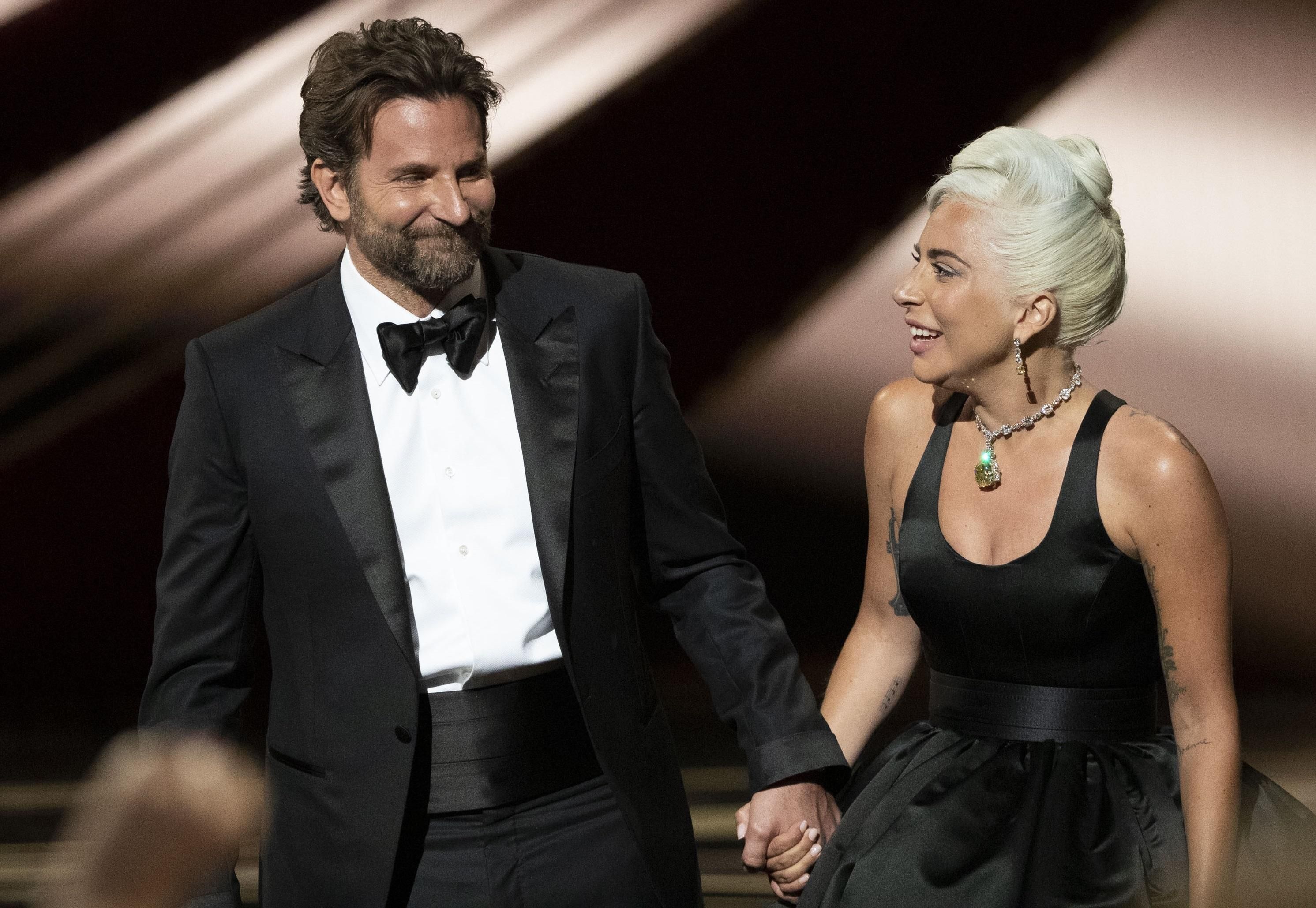 Леди Гага резко прокомментировала роман с Брэдли Купером: видео Леди Гага резко прокомментировала роман с Брэдли Купером: видео