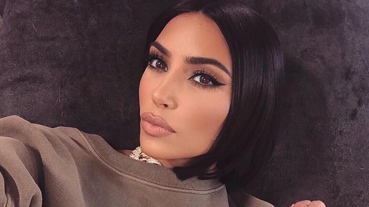 Кім Кардашян показала, як їй вдається приховувати псоріаз: відео Кім Кардашян показала, як їй вдається приховувати псоріаз: відео