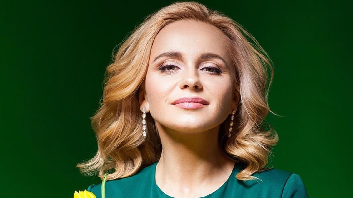 Як стильно виглядати влітку: топ-9 приголомшливих образів від Лілії Ребрик Як стильно виглядати влітку: топ-9 приголомшливих образів від Лілії Ребрик