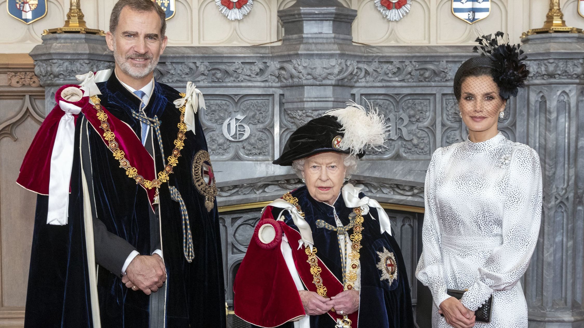 Образ на мільйон: королева Летиція засвітила сумку за 1400 євро на зустрічі з Єлизаветою ІІ