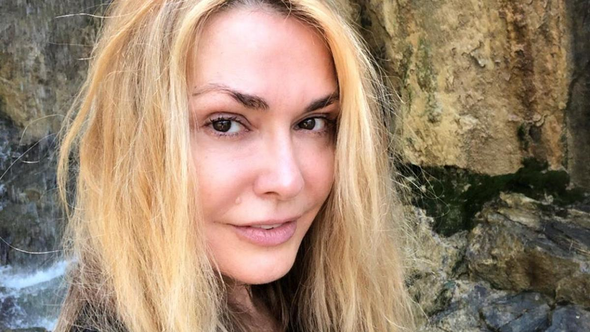 Ольга Сумская очаровала сеть архивными фото со школьных лет