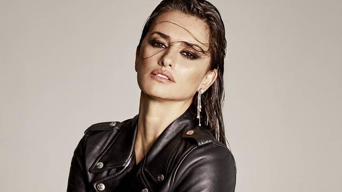 Розкішна Пенелопа Крус прикрасила обкладинку глянцю та розповіла про свій шлюб Розкішна Пенелопа Крус прикрасила обкладинку глянцю та розповіла про свій шлюб