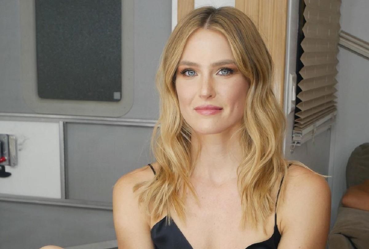 Беременная Бар Рафаэли очаровала сеть фигурой в купальнике: фото Беременная Бар Рафаэли очаровала сеть фигурой в купальнике: фото