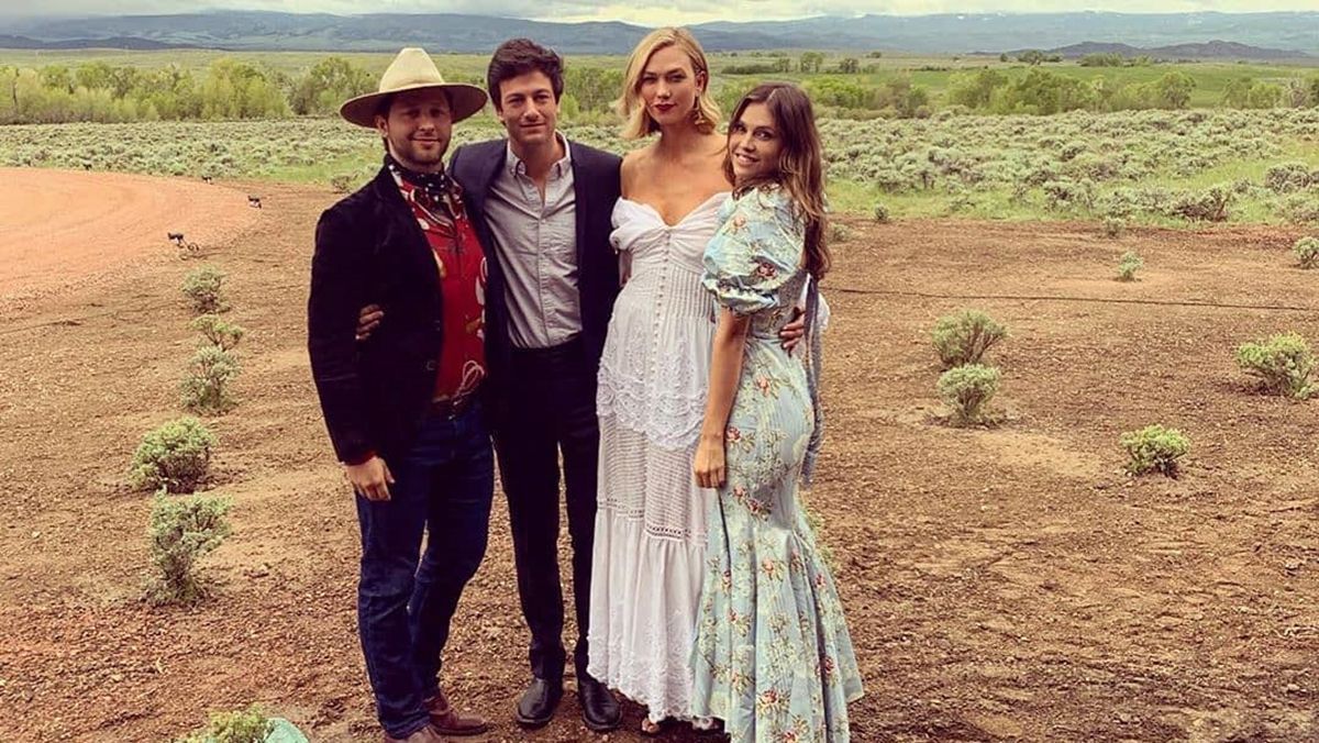 Карли Клосс и родственник Трампа Джошуа Кушнер устроили вторую свадьбу: романтические фото Карли Клосс и родственник Трампа Джошуа Кушнер устроили вторую свадьбу: романтические фото