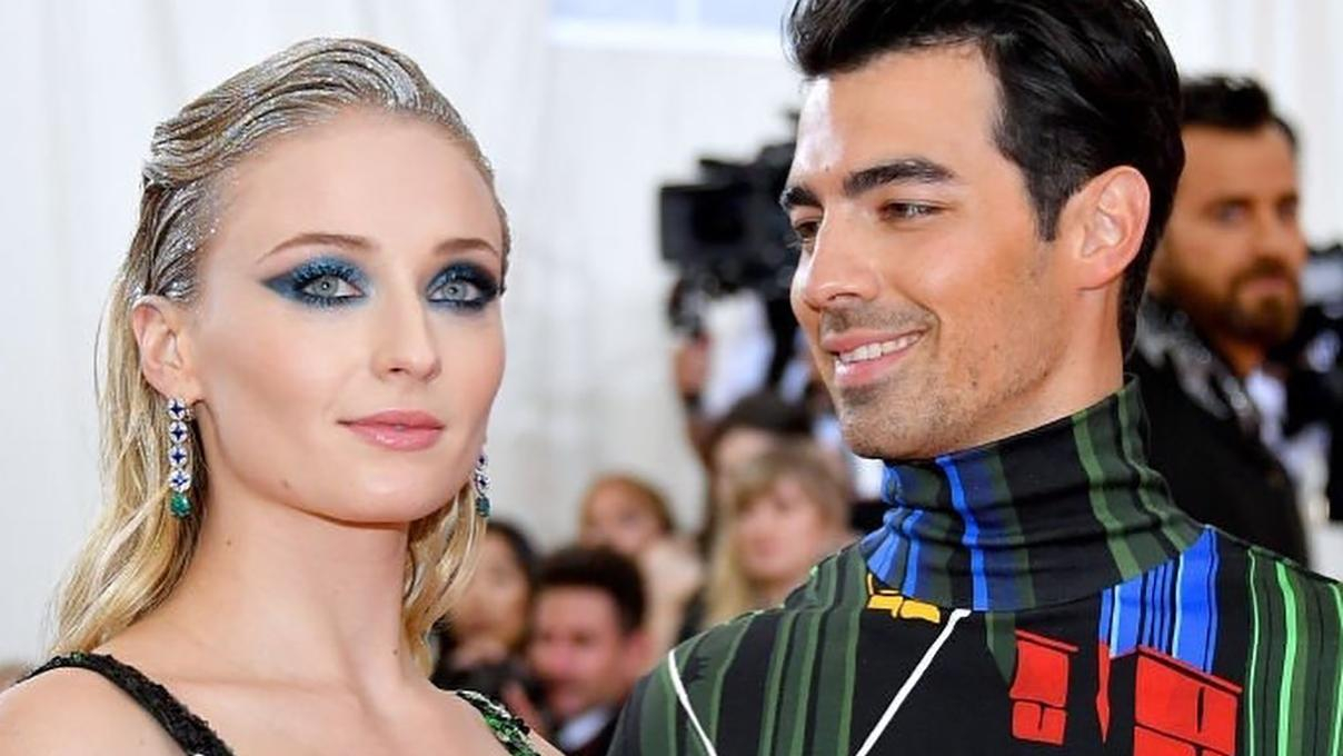 Друг Софи Тернер и Джо Джонаса проговорился о дате свадьбы звезд: когда состоится церемония